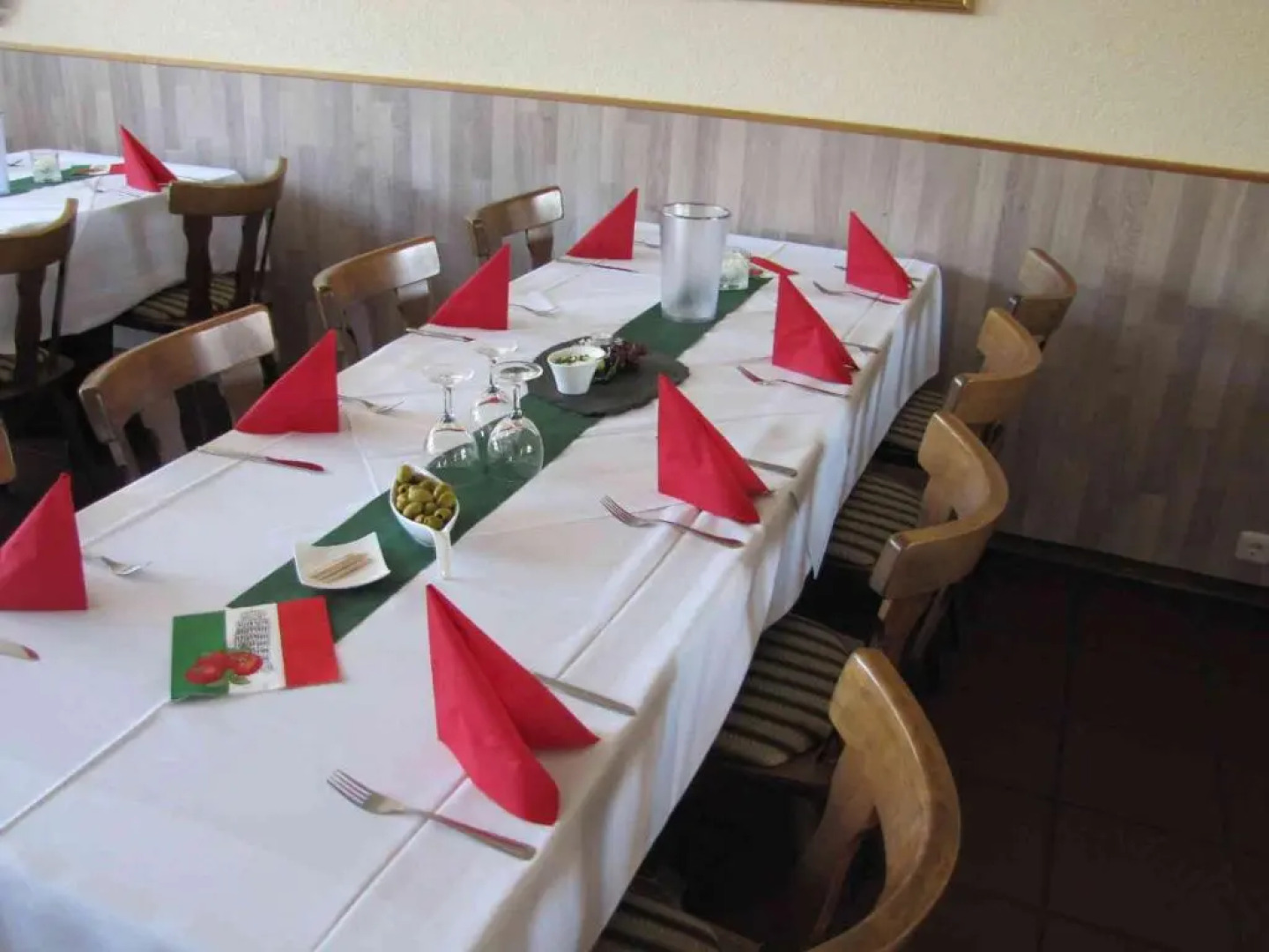 "Unter den Kastanien"