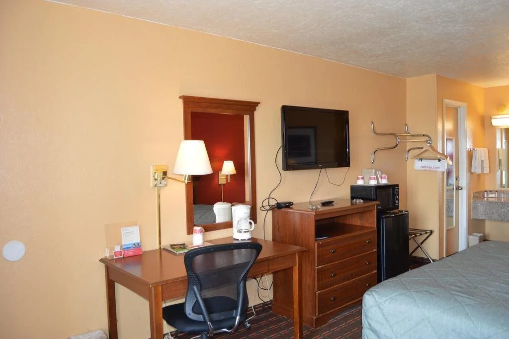 Regency Inn And Suites