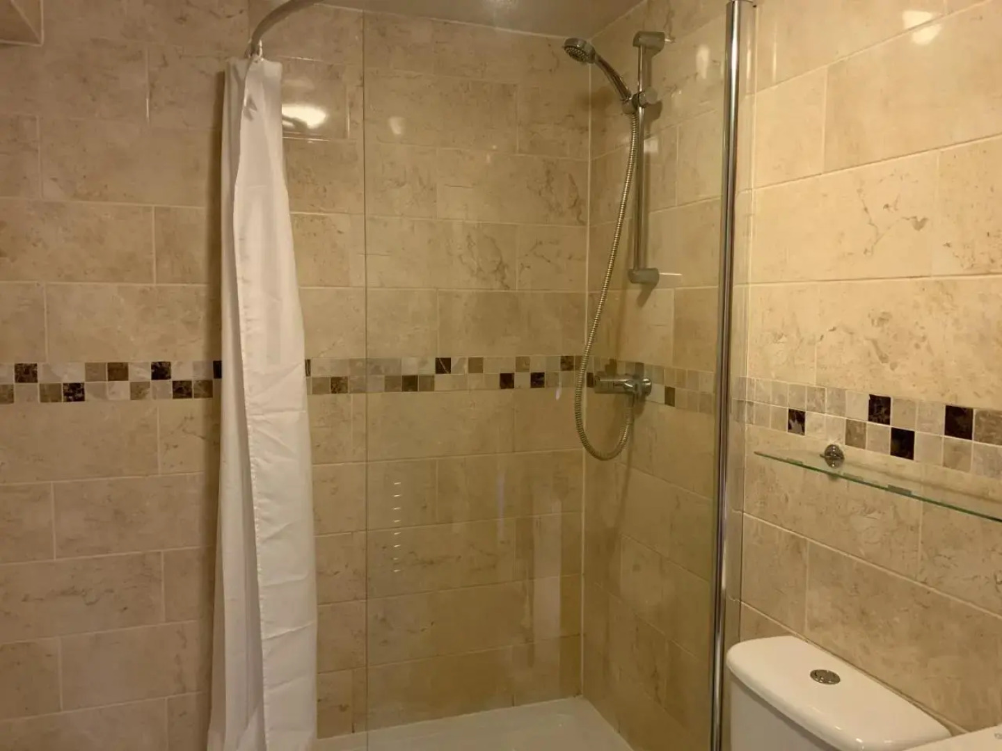 Southernwood - Garden Lodge 10