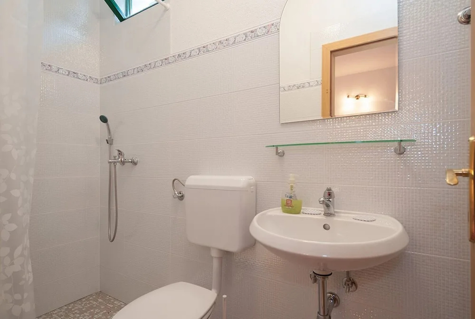 Spacious Apartment Krvavica