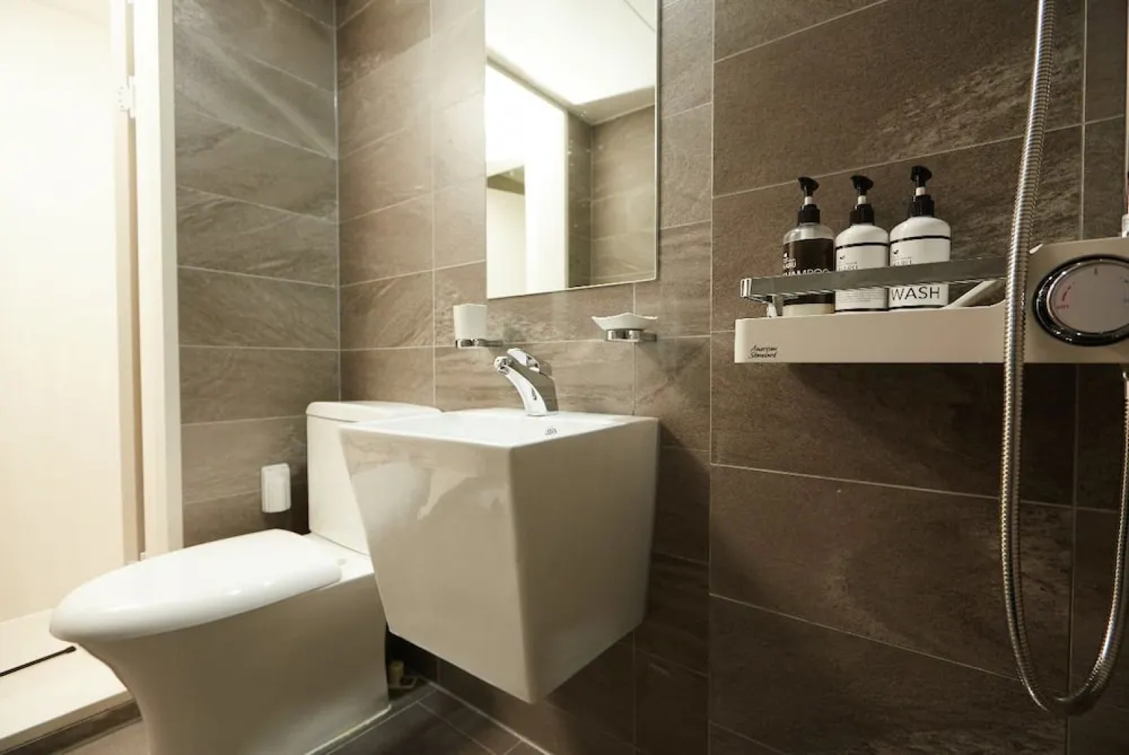 Haru Hotel & Guesthouse - Hostel