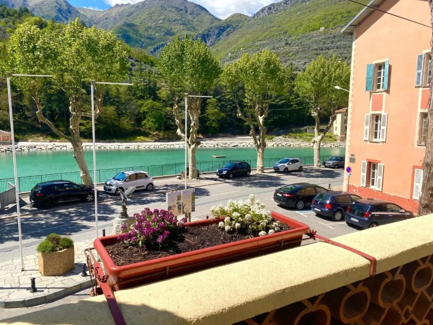 Appartement terrasse vue lac