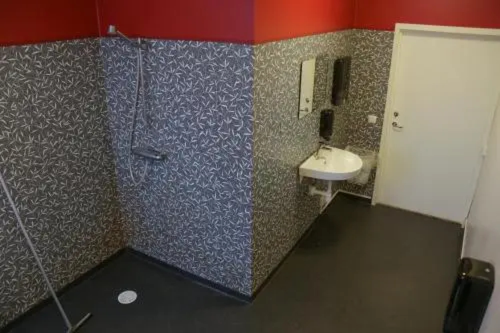 Multi Challenge Hostel