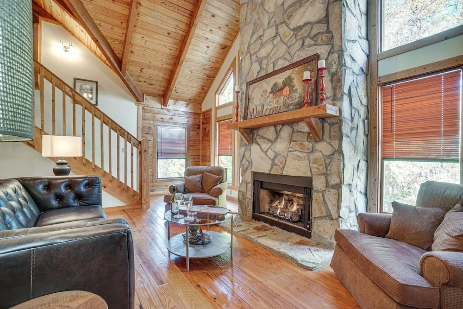 Spacious Log Cabin in Helen w/ Deck & Pool Access!