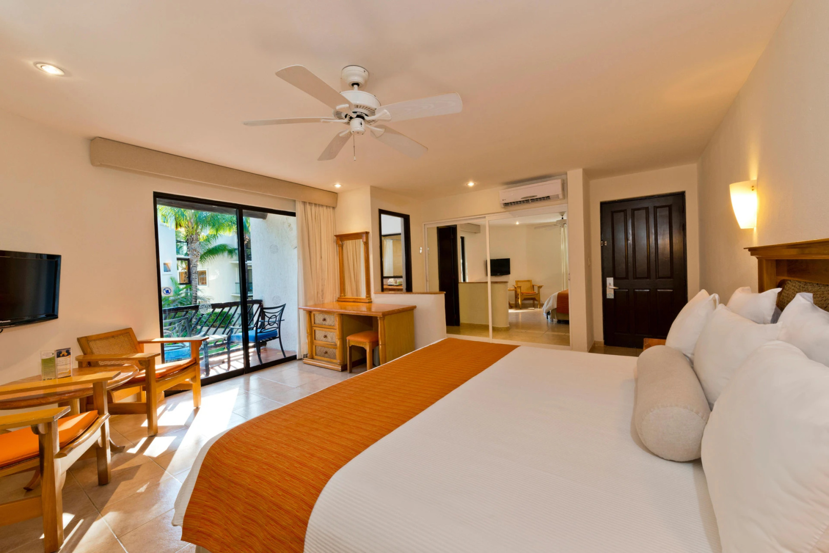 The Reef Playacar Beach Resort & Spa