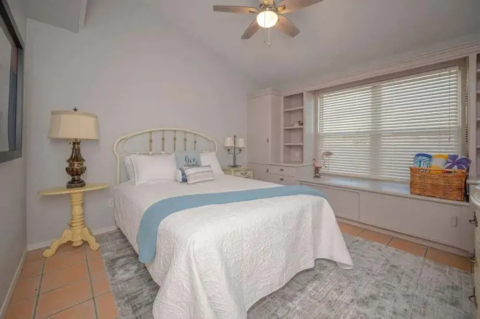 Seaside Cottage With Water Views!