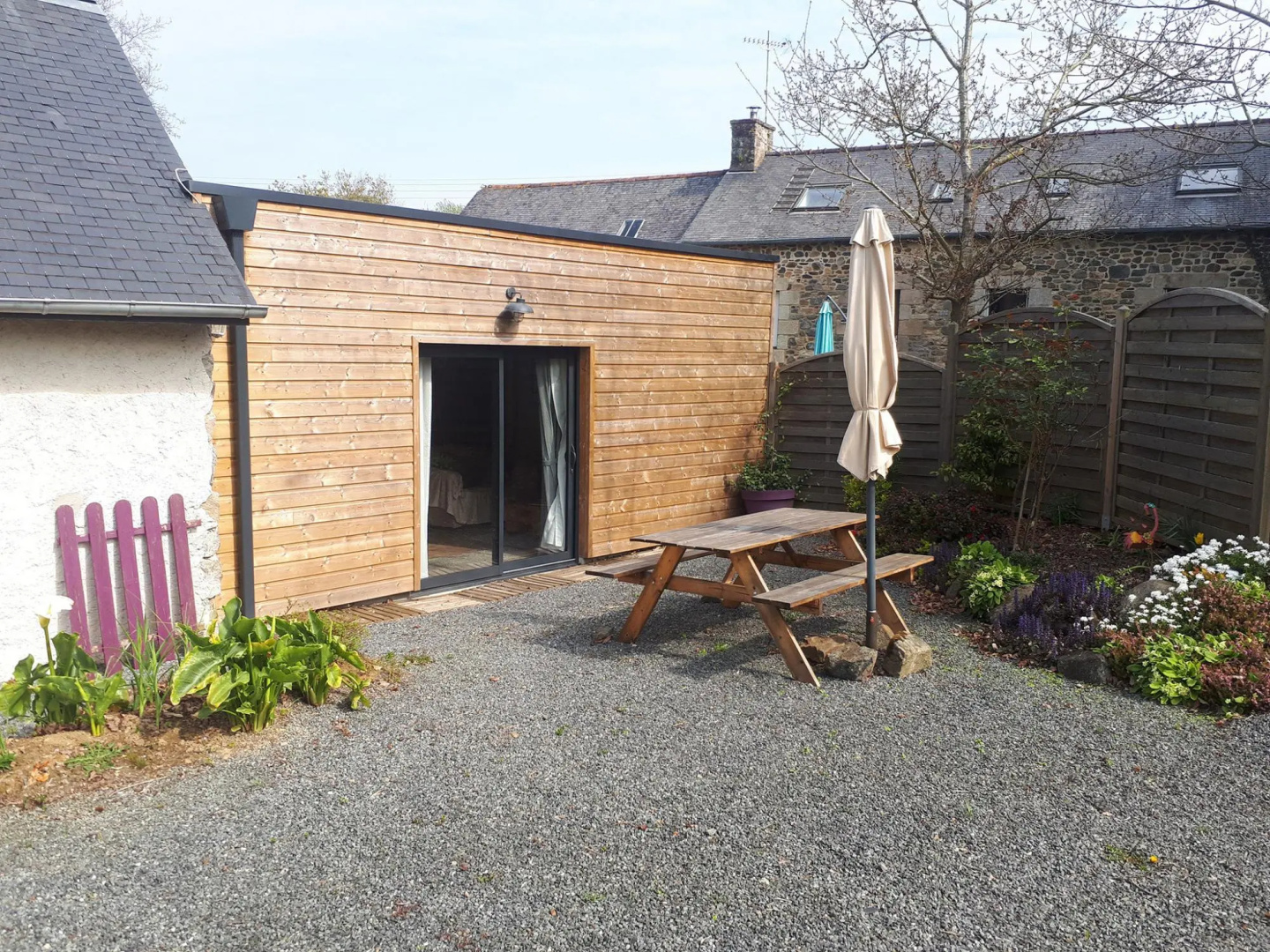 Quaint Holiday Home  in Saint-Gilles-les-Bois with Garden