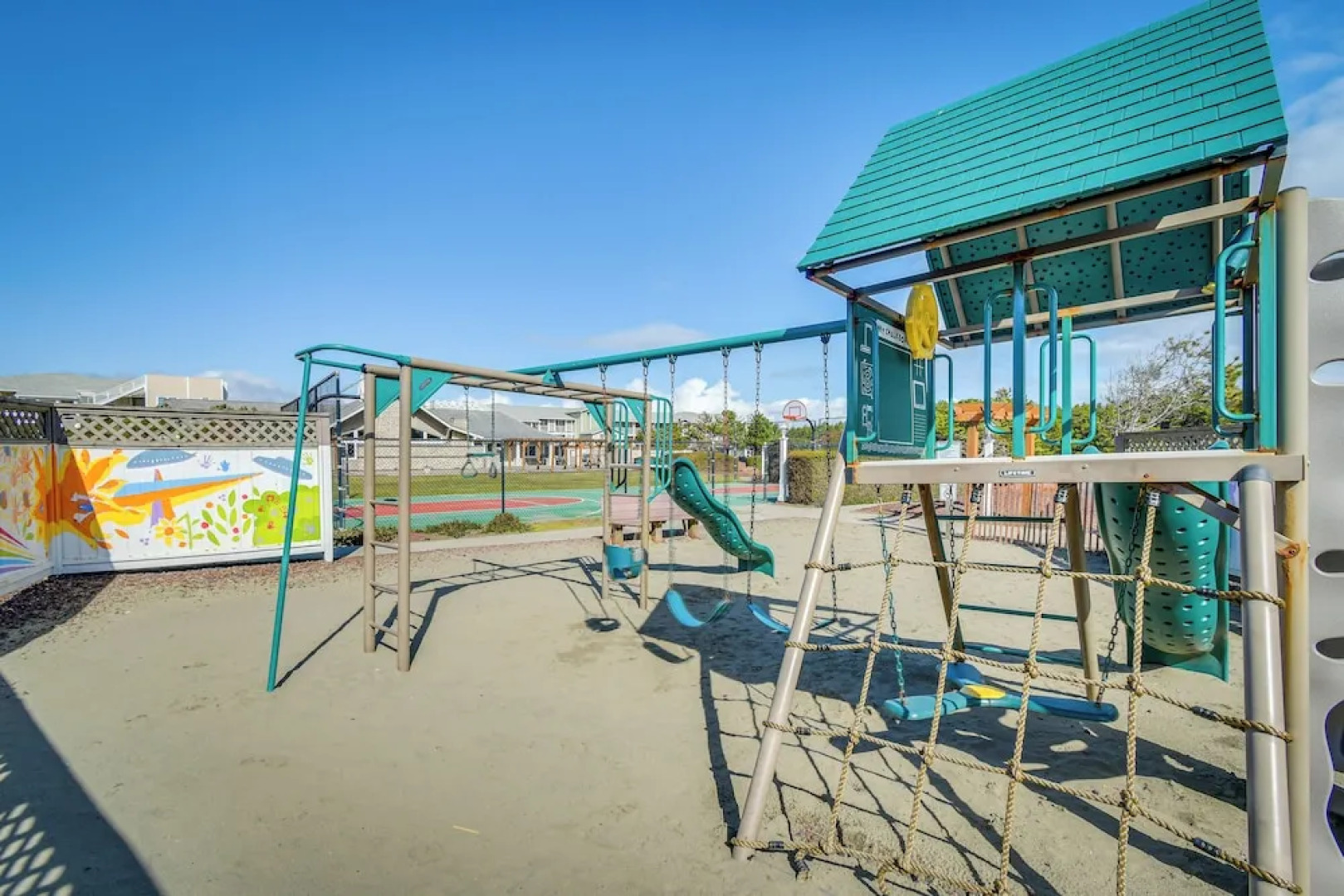 Westport Vacation Rental: Walk to Beach!