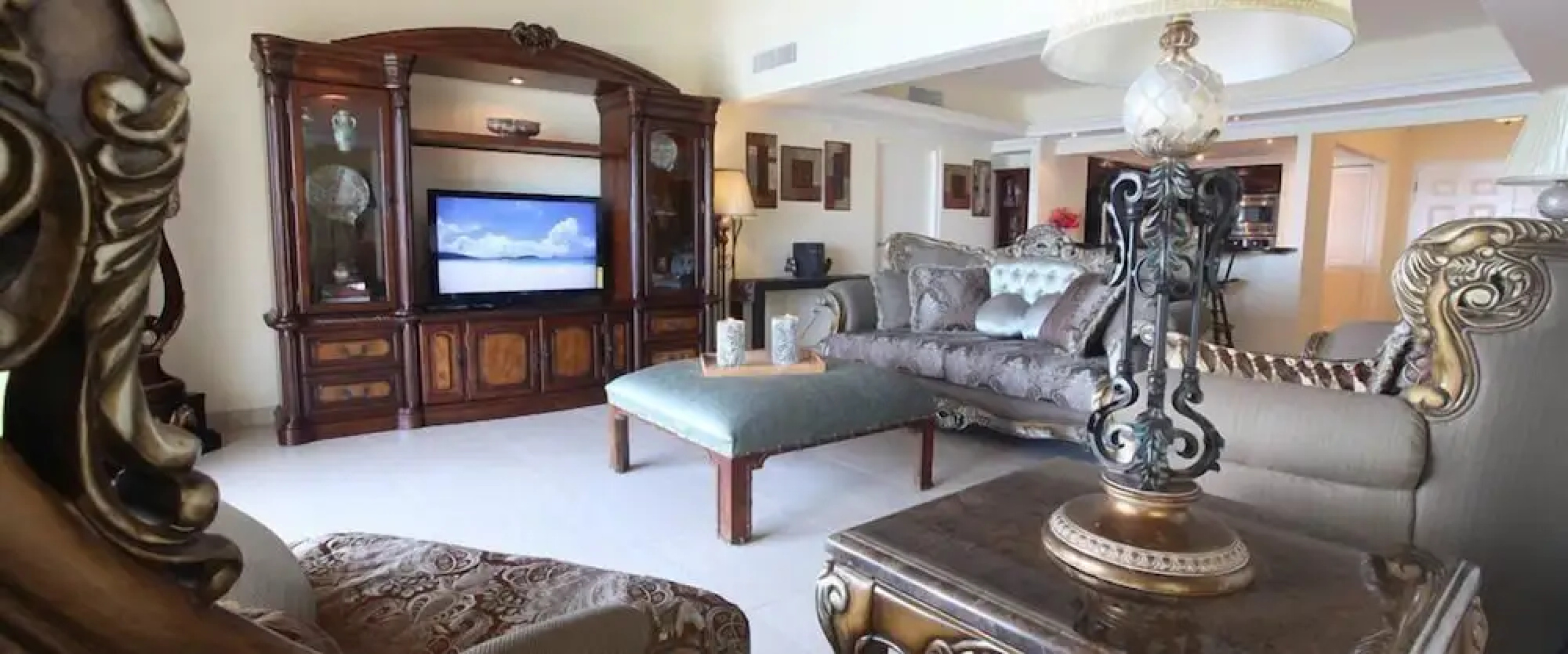 The Pasanggrahan Royal Boutique Hotel