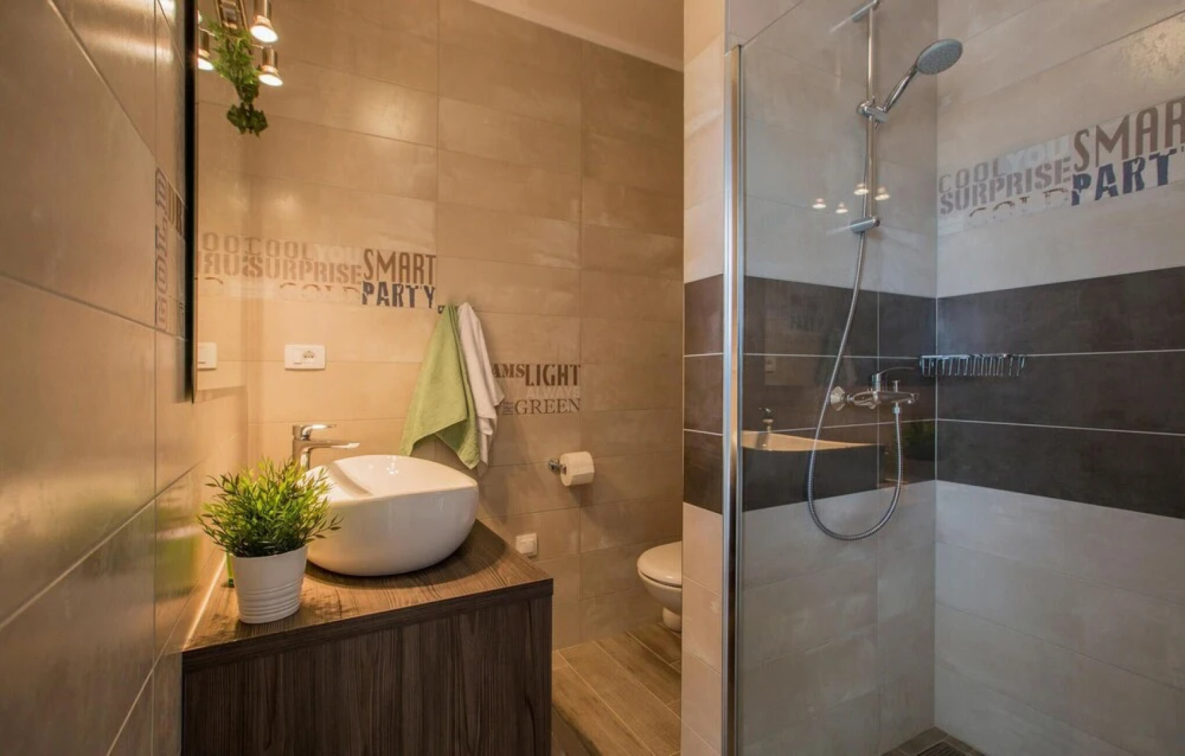 Beautiful Home in Grohote With Wifi, 4 Bedrooms and Sauna