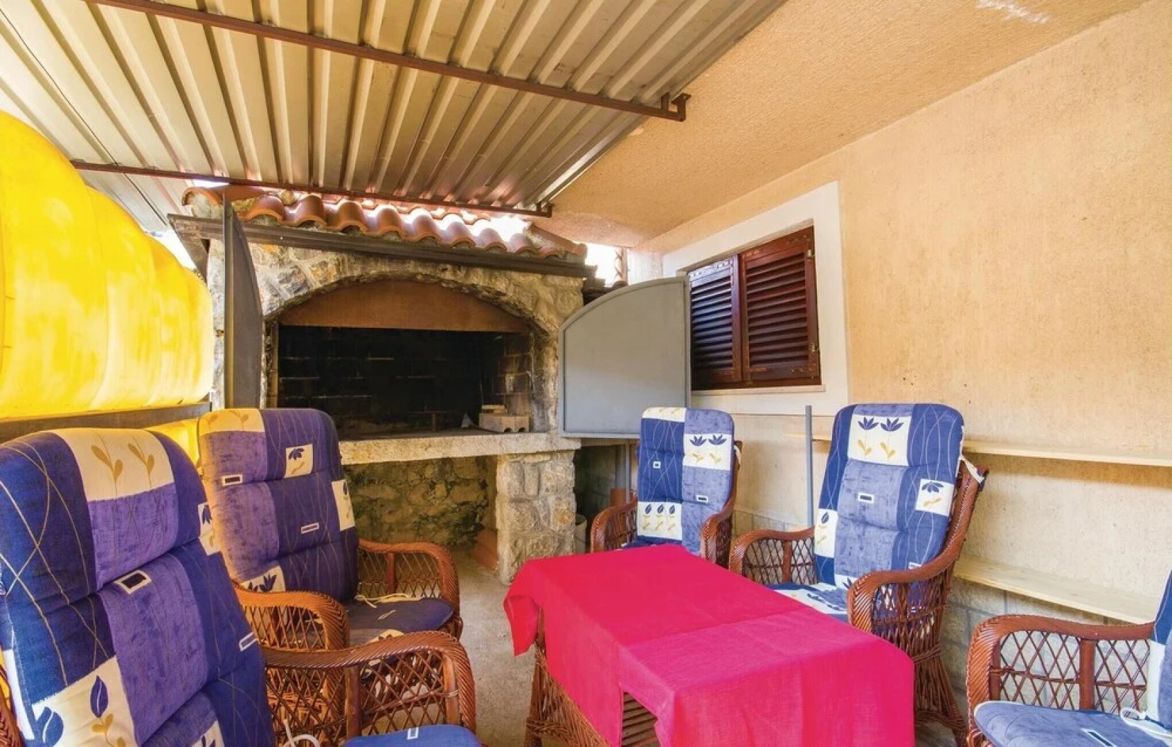 Stunning Home in Cavle With Wifi and 3 Bedrooms