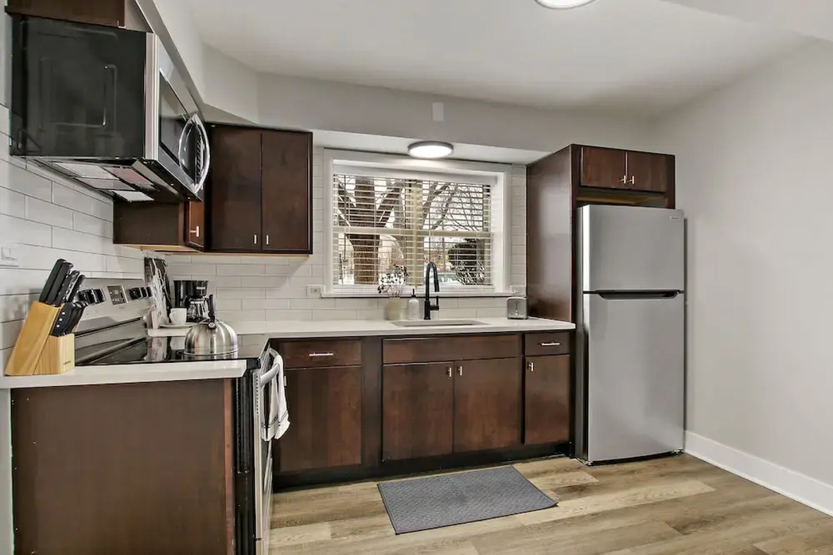 Skokie 1BR Gem - Davis