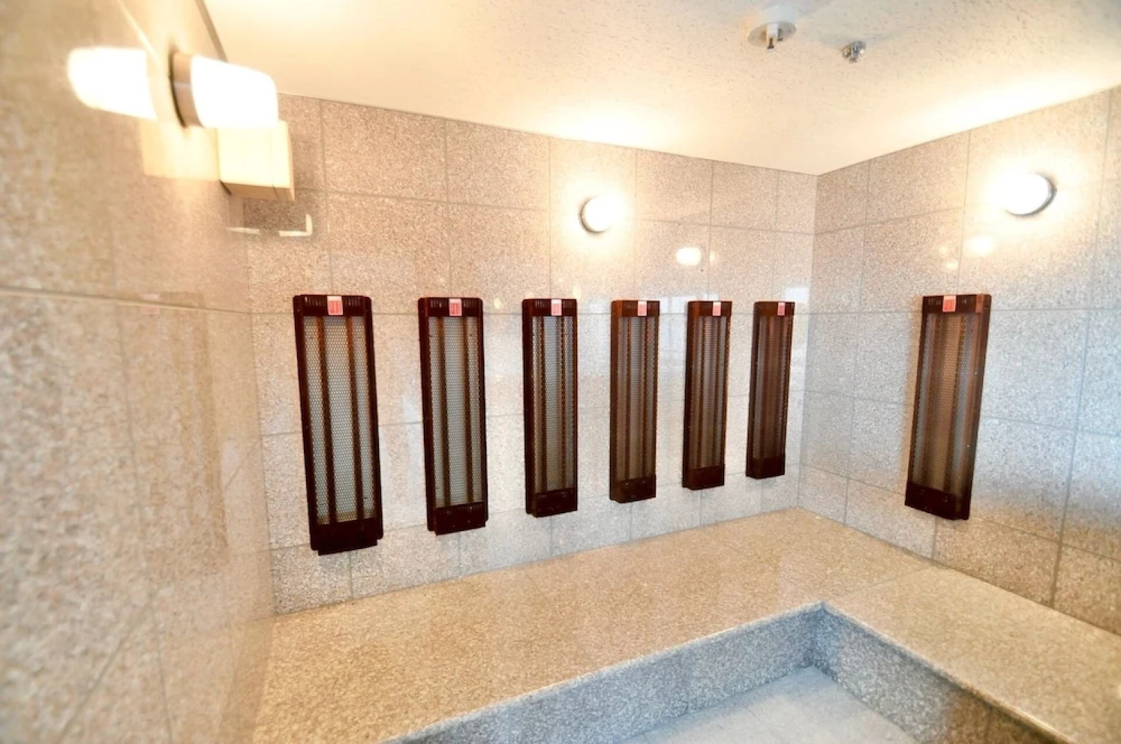 HiroshimaEkimae Universal Hotel ShikansenguchiMigi