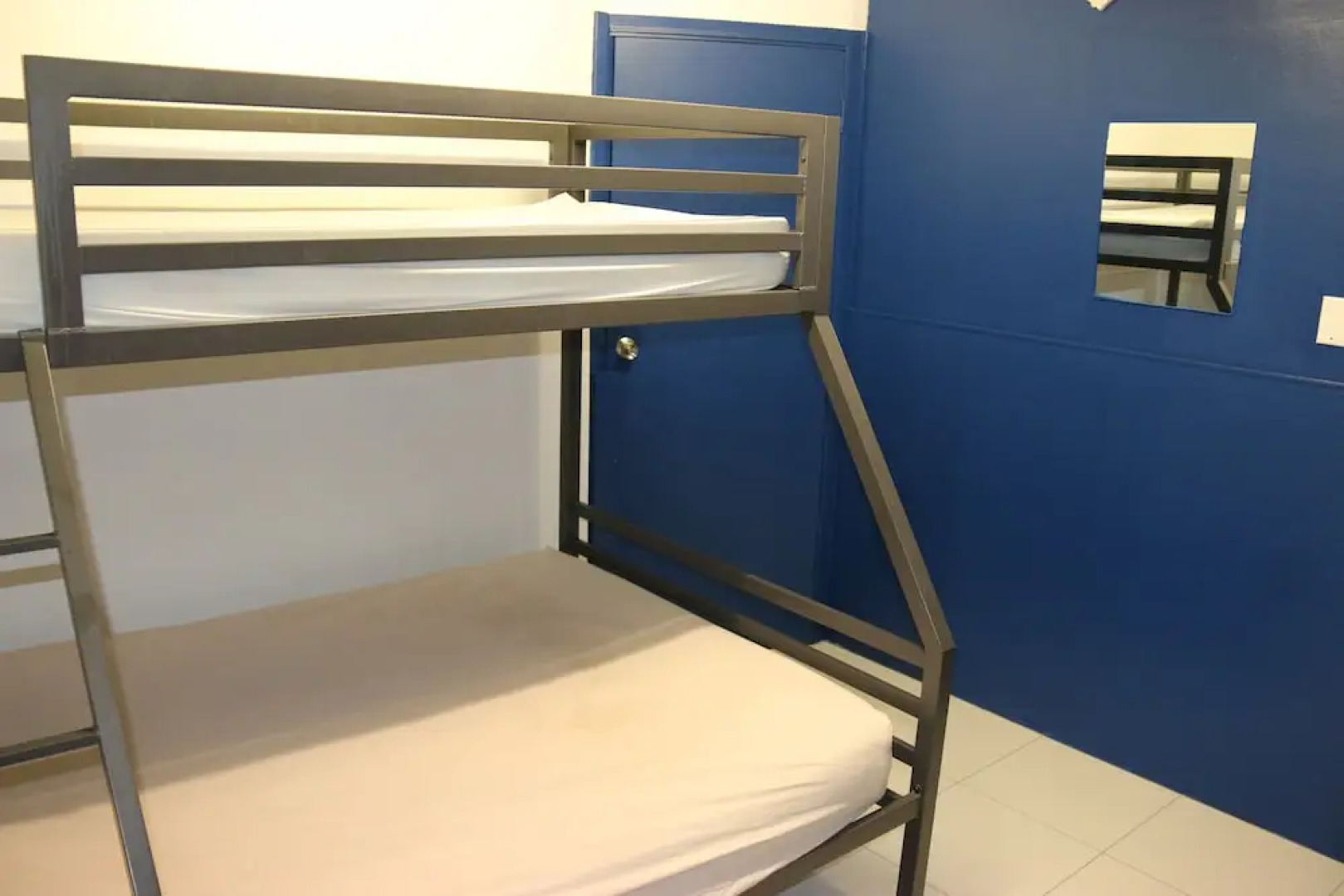 Waterfront Backpackers - Hostel