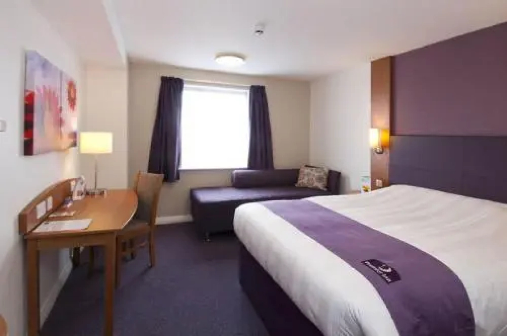 Premier Inn Woking West - A324