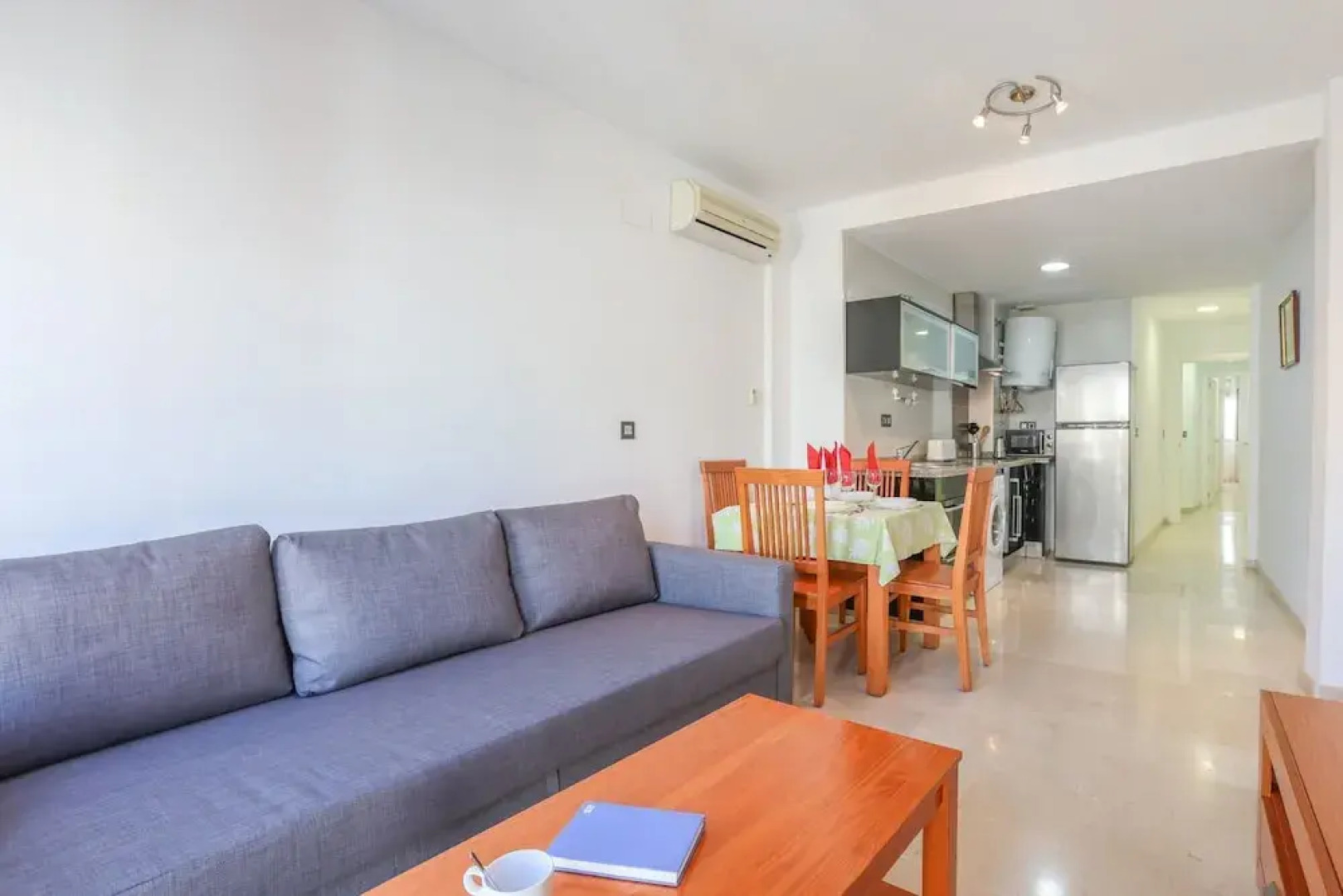 Manuel De Falla I in Dos Hermanas