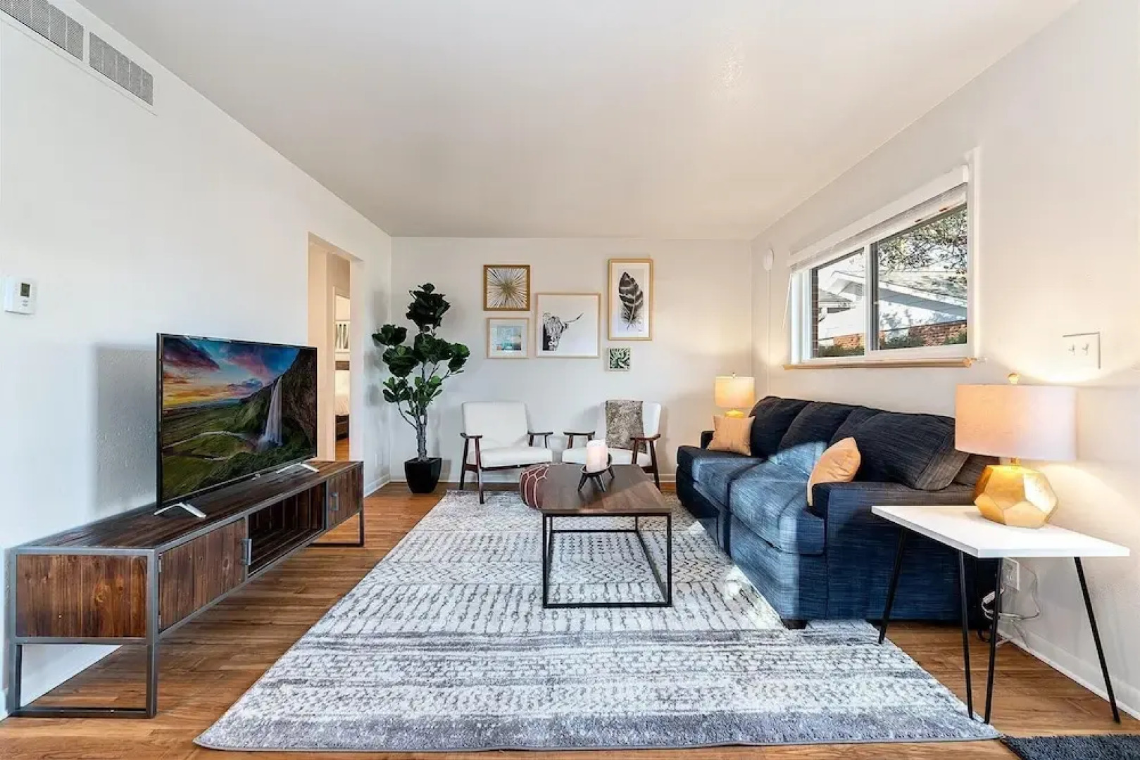 Gorgeous Hideout Near Old Town – Free Bikes!!