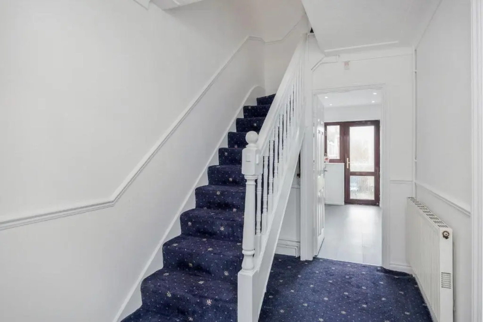 3br-sleeps5-parking-garden-accesstolondon