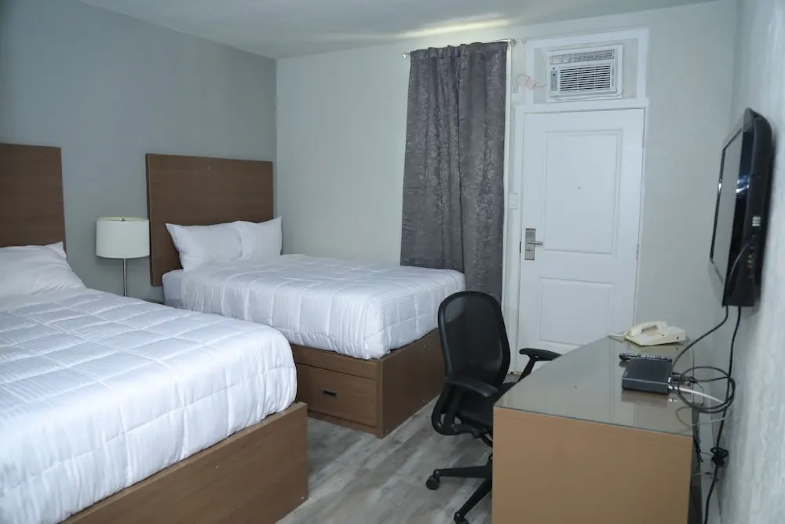 Queensway Court Motel