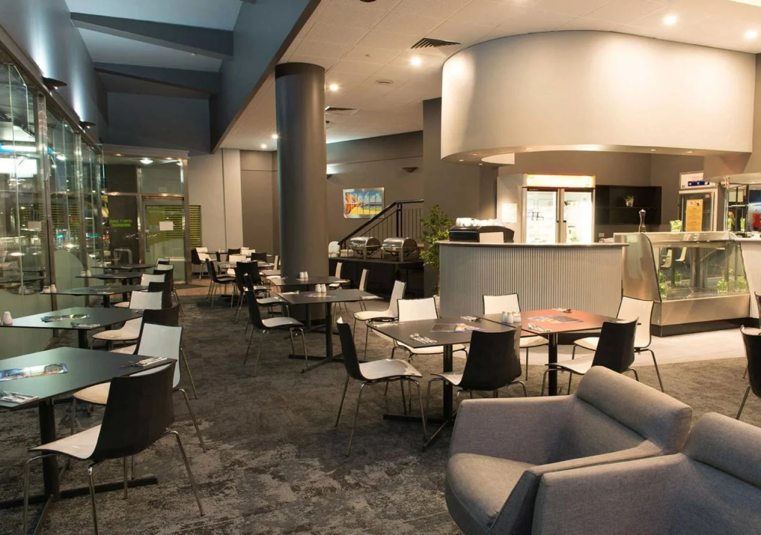 Adelaide Riviera Hotel