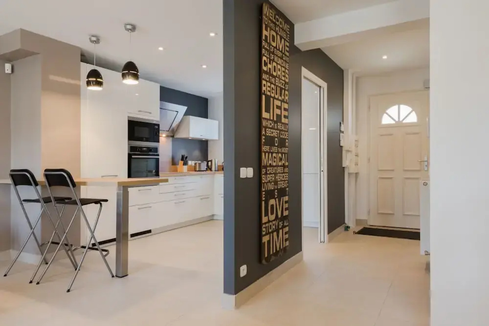 B&B House in Disneyland