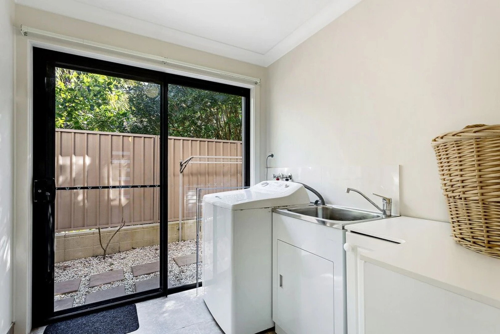 Indah Pantai, 84 Lentara Street