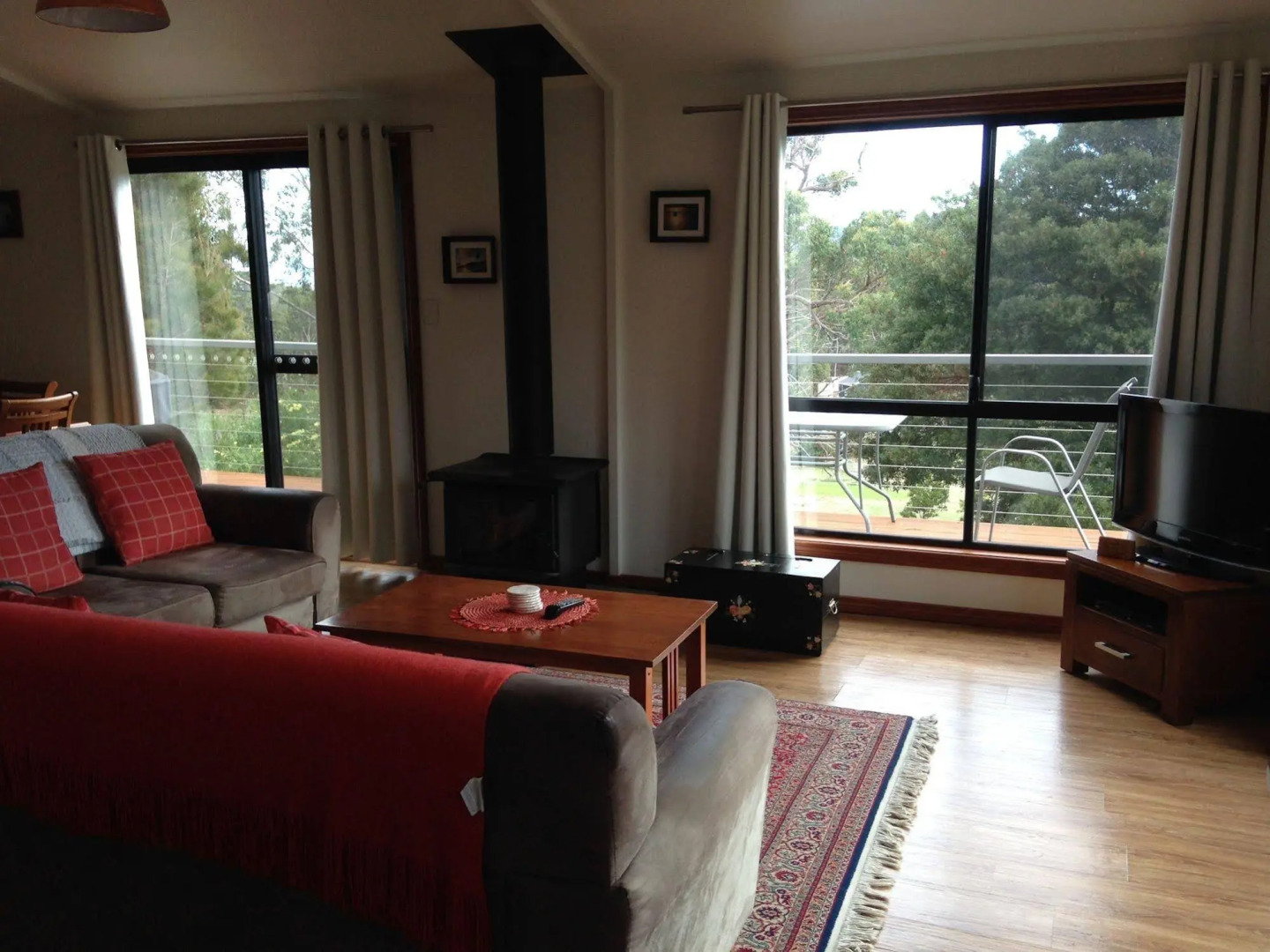 Storm Bay Guest House & Cottage