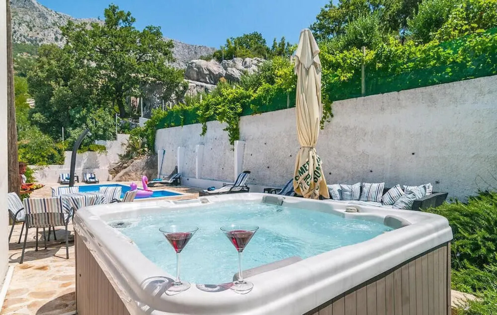 Awesome Home in Lokva Rogoznica with Hot Tub, WiFi, 7 Bedrooms