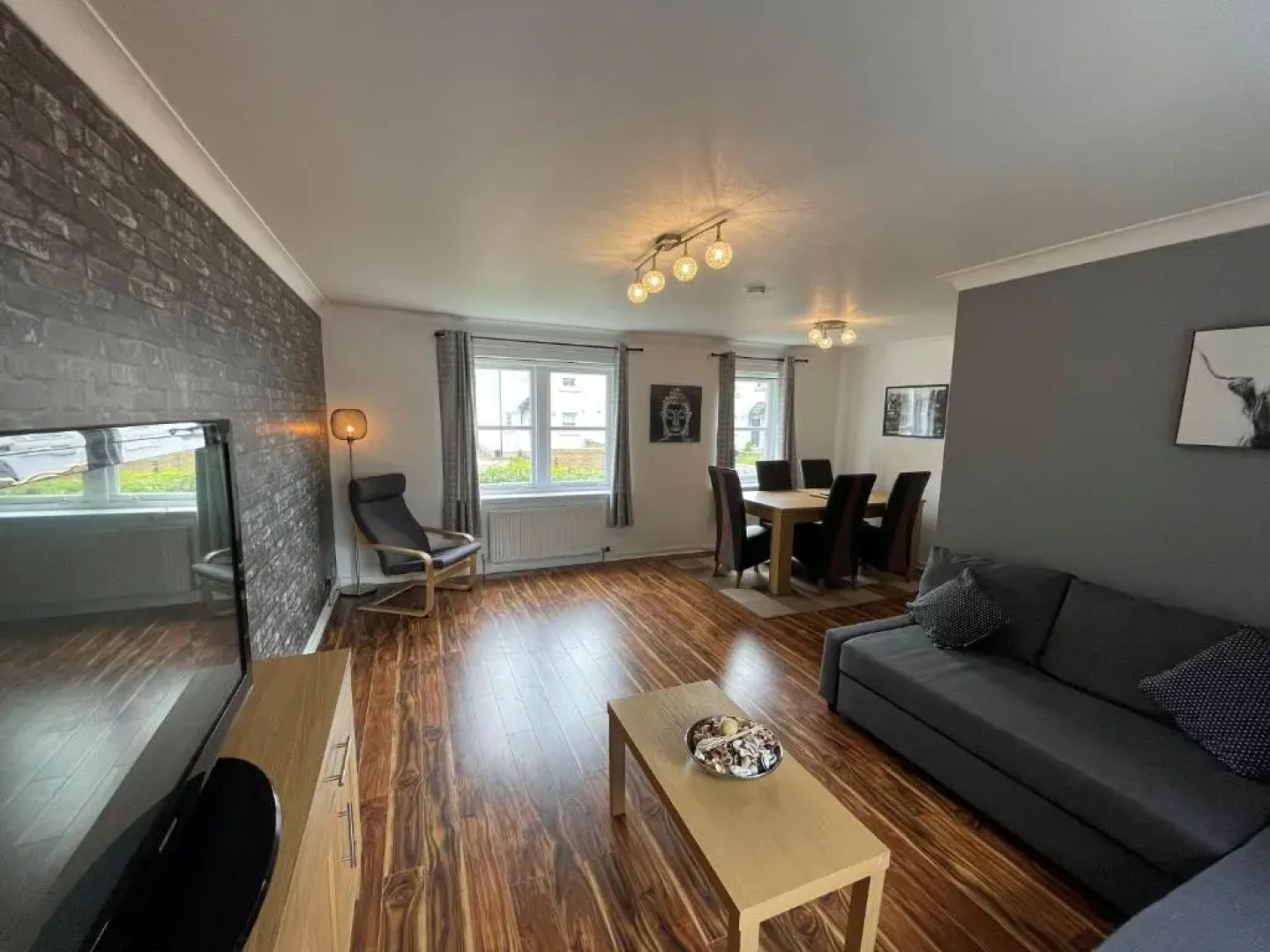 Beautiful 2-bed Apartment in Renfrew