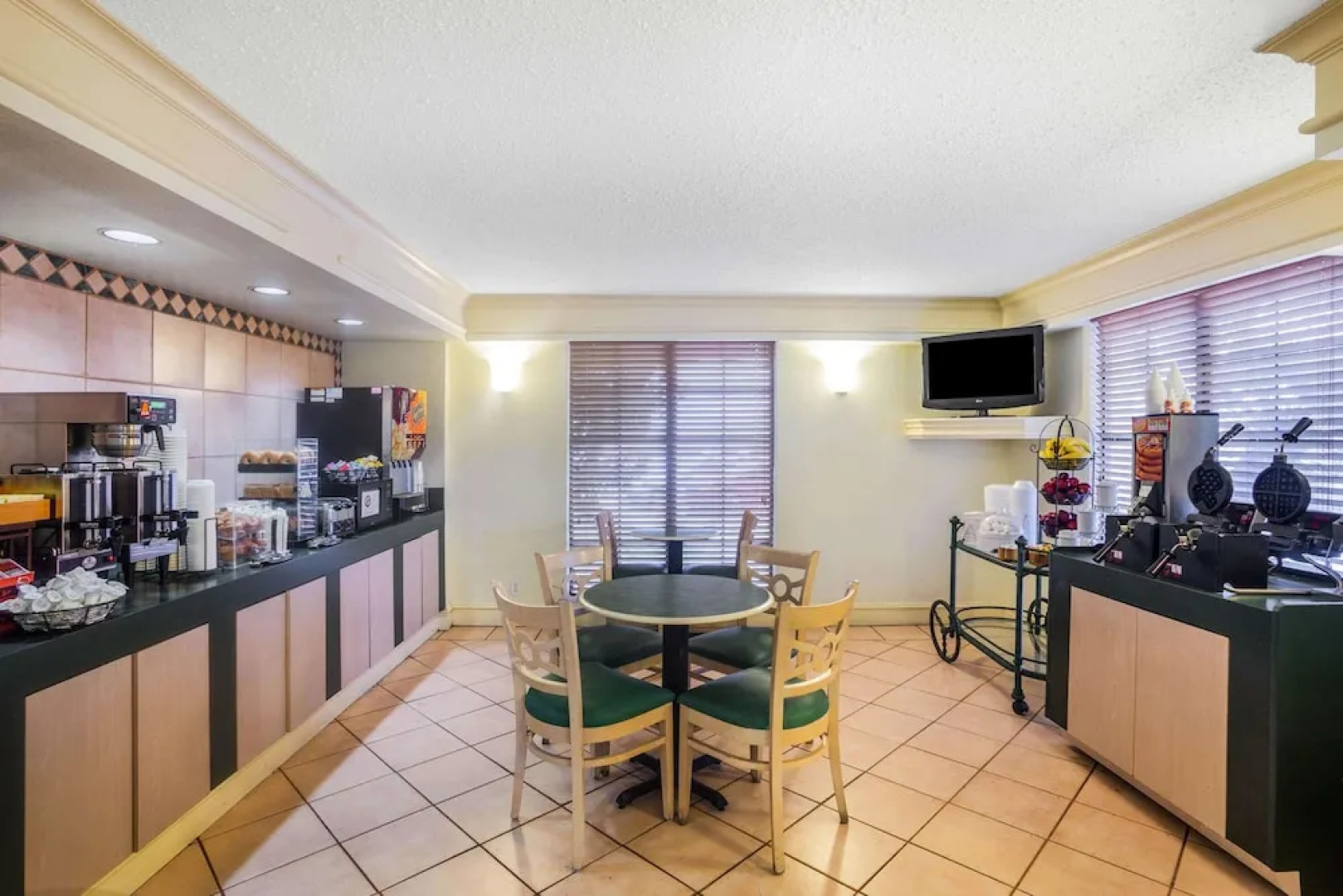 Super 8 by Wyndham Eagle Pass