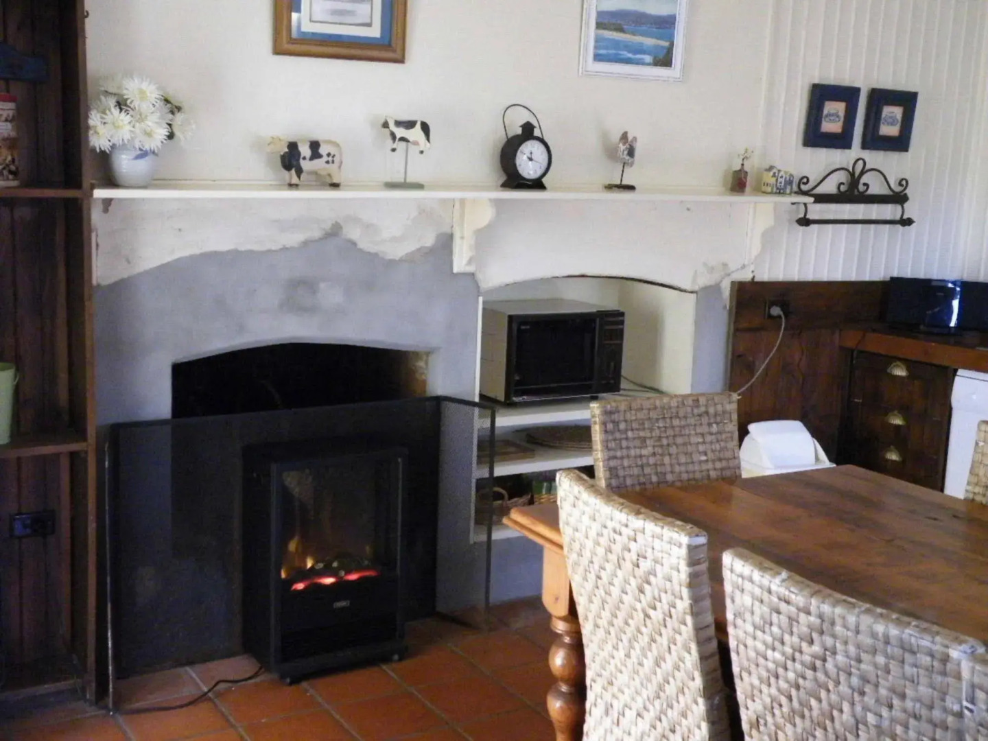 Pacific Heights Holiday Apartments and Munn’s Tower House