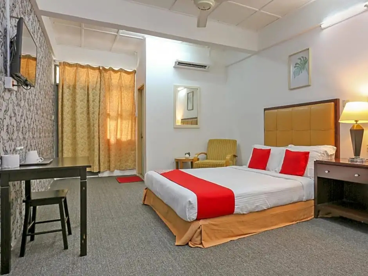 OYO 89922 The Sarina Hotel & Cafe