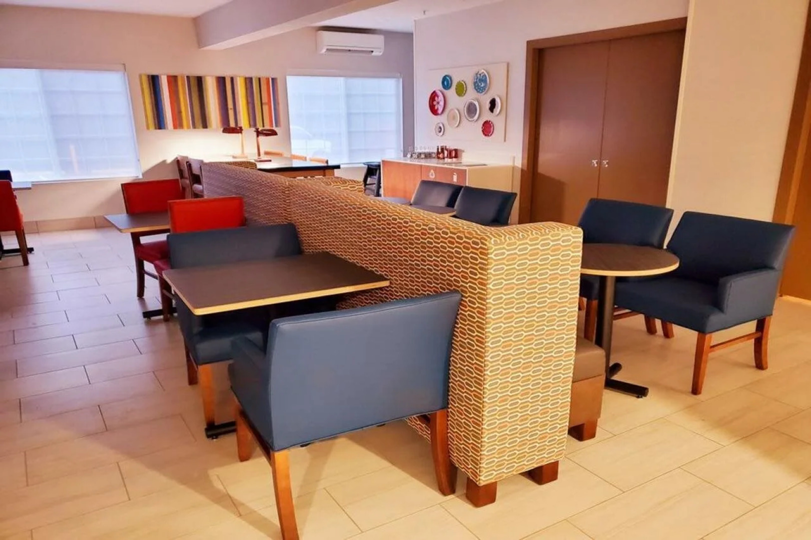 Holiday Inn Express & Suites Lincoln City by IHG