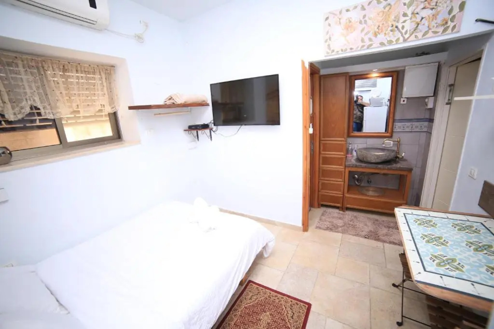 Ahuzat Shaul - Studio