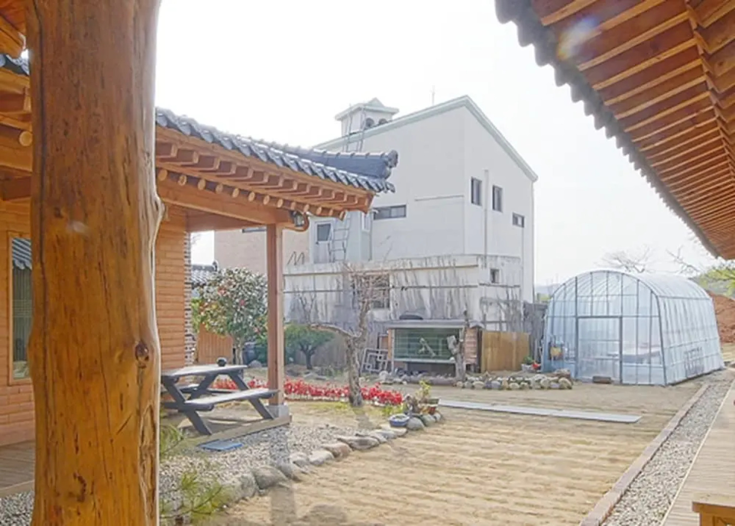 Reed House Hanok Pension