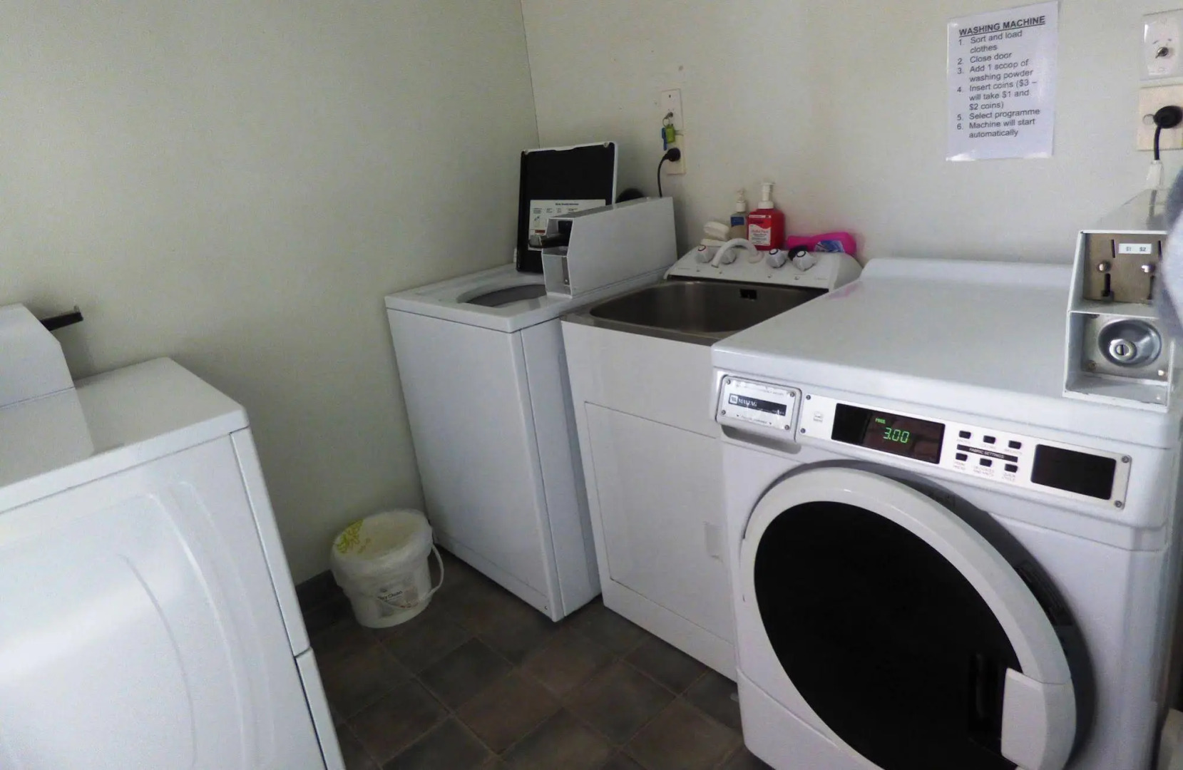 Alexandra Heights Motel