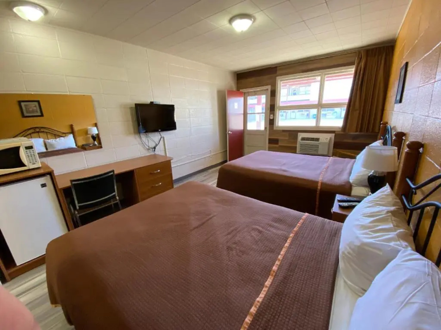 Dauphin Inn Express