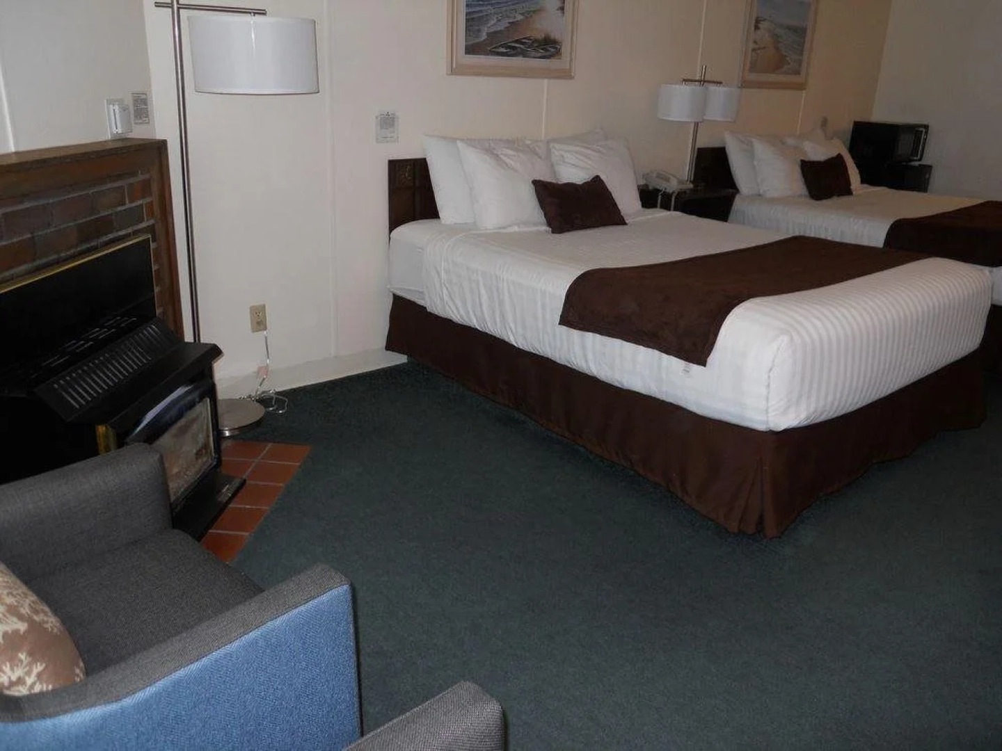 Ester Lee Oceanview Inn