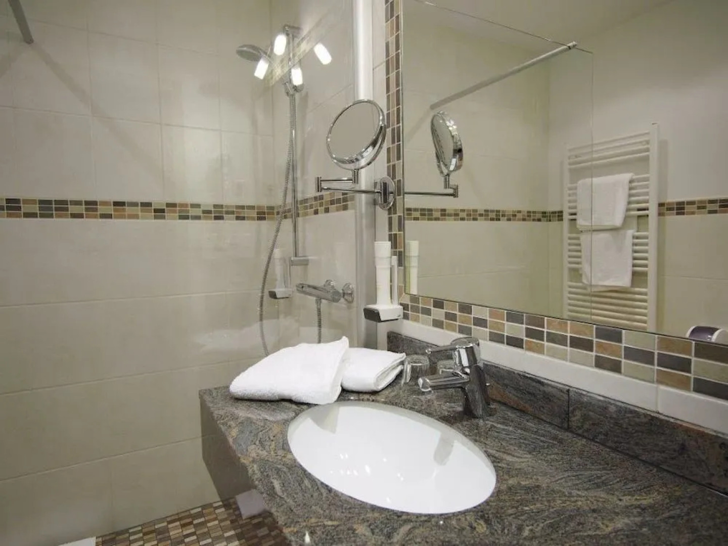 Land-gut-Hotel zur Brücke