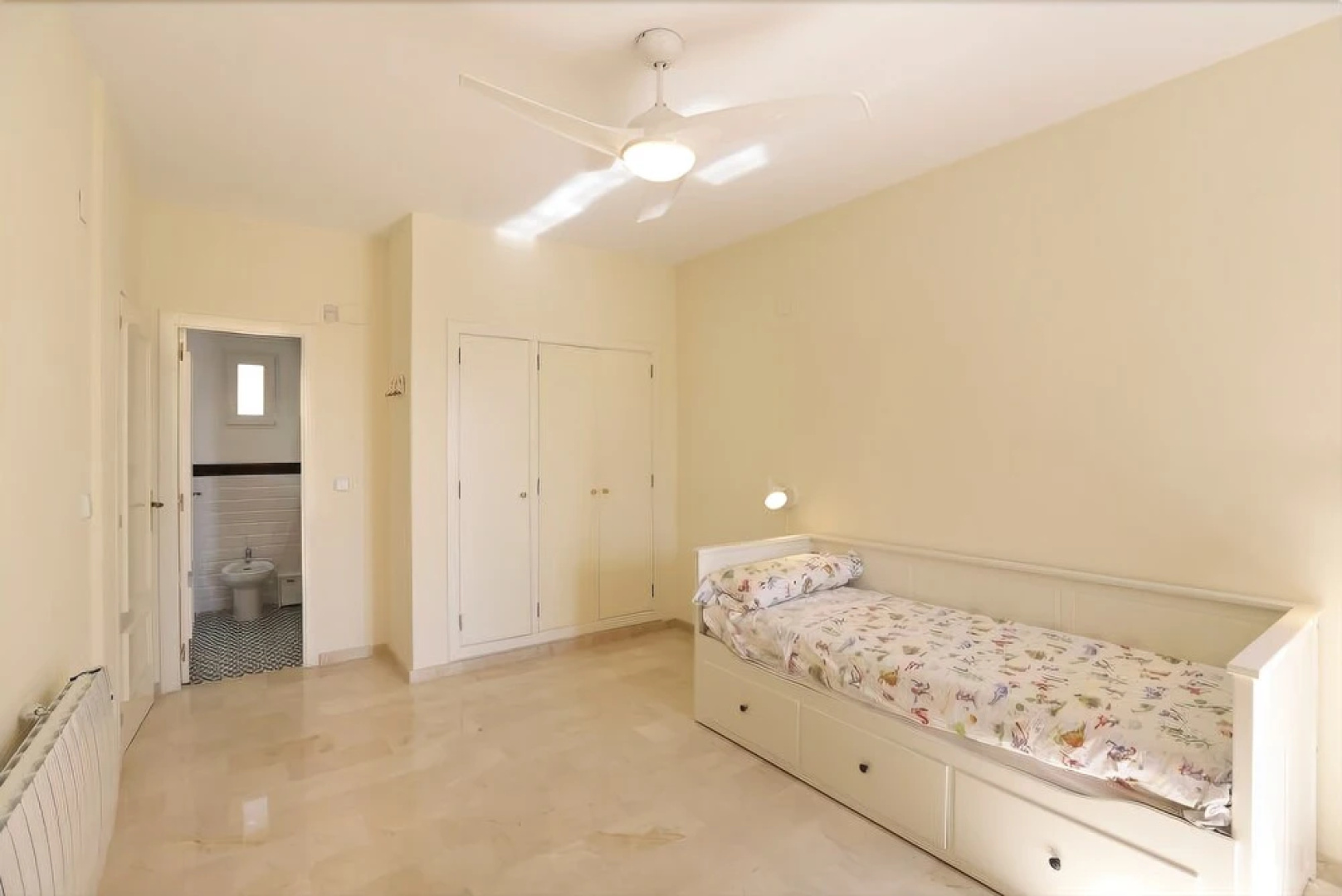 Luxury Villa Located In The Exclusive Area Of Finestra