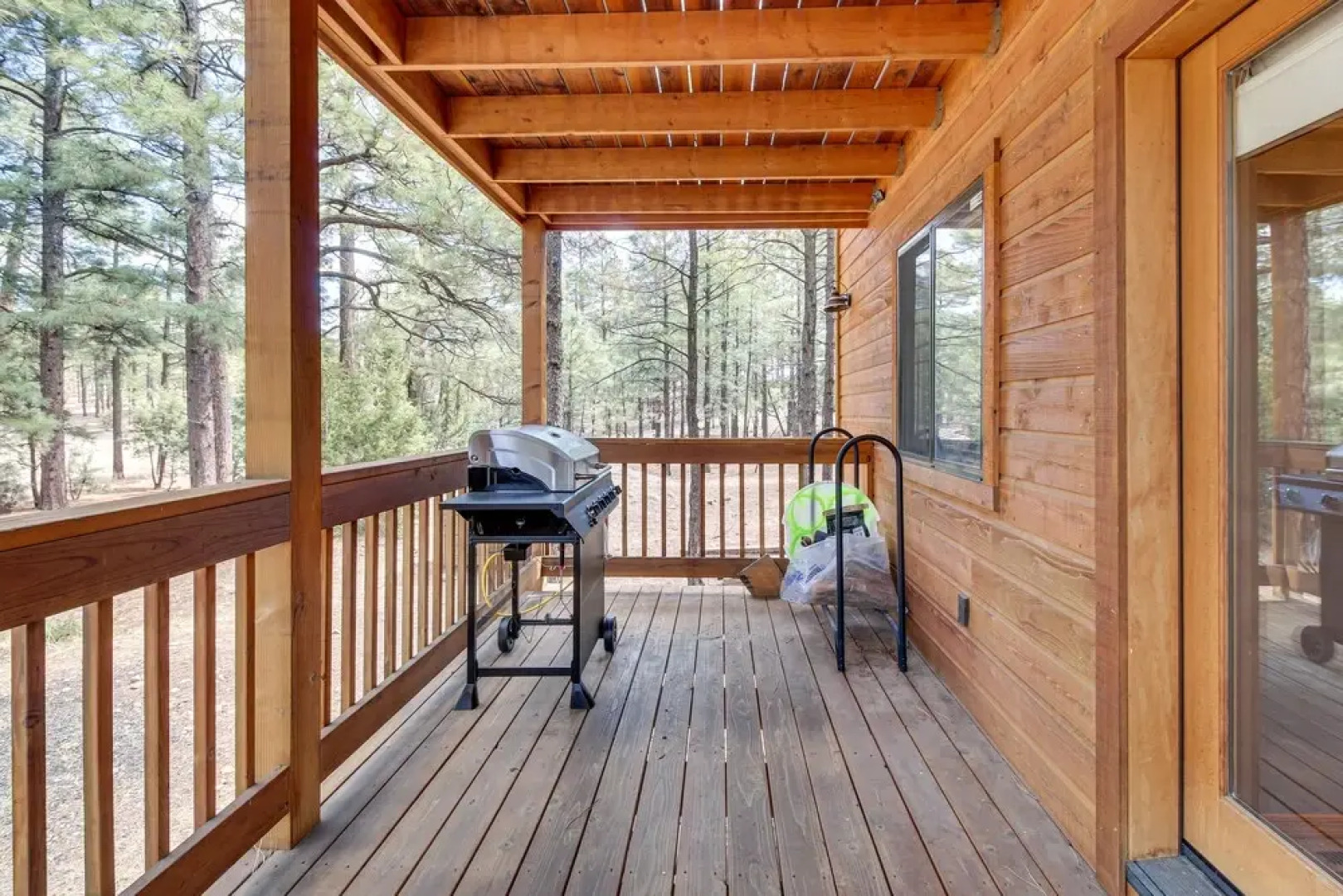 Tranquil Heber-overgaard Cabin w/ Decks & Grill!, Heber