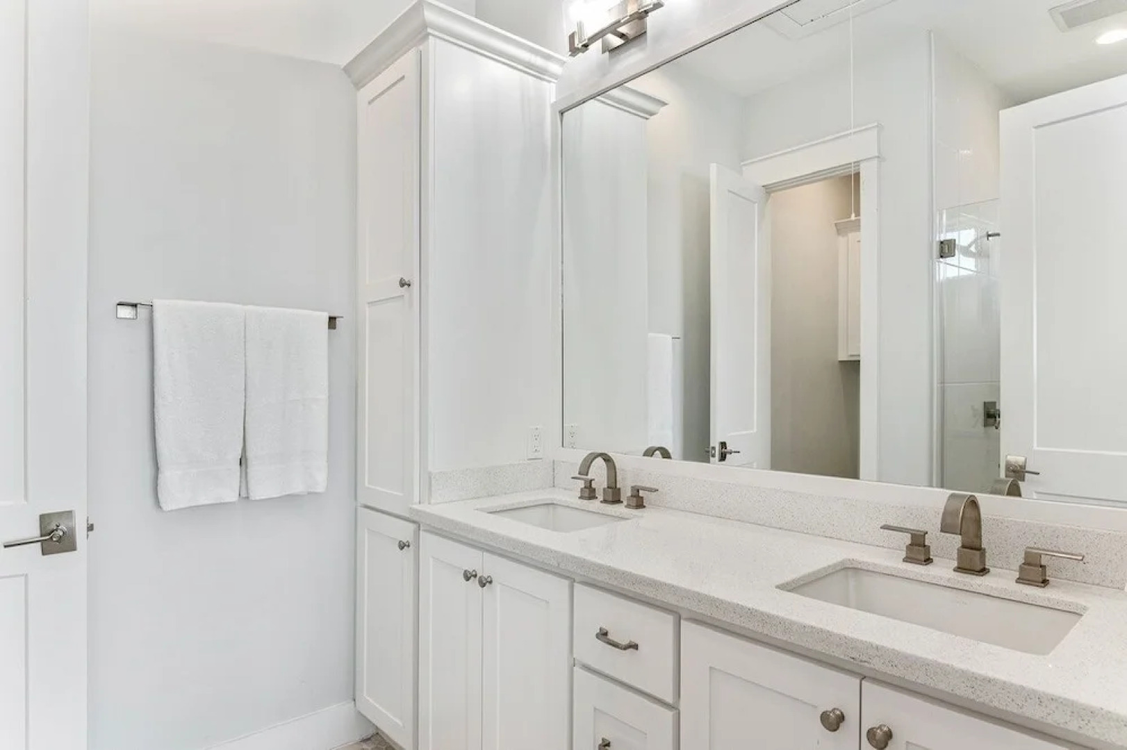 Paradise By The Sea 4 Bedroom Home by RedAwning