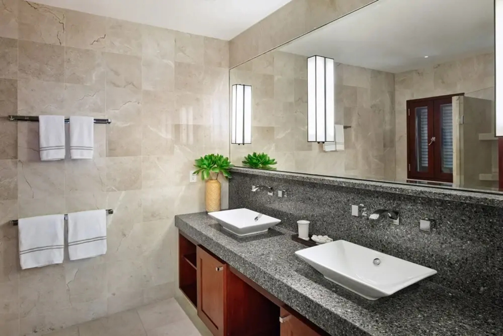 Portico 3 by Blue Sky Luxury