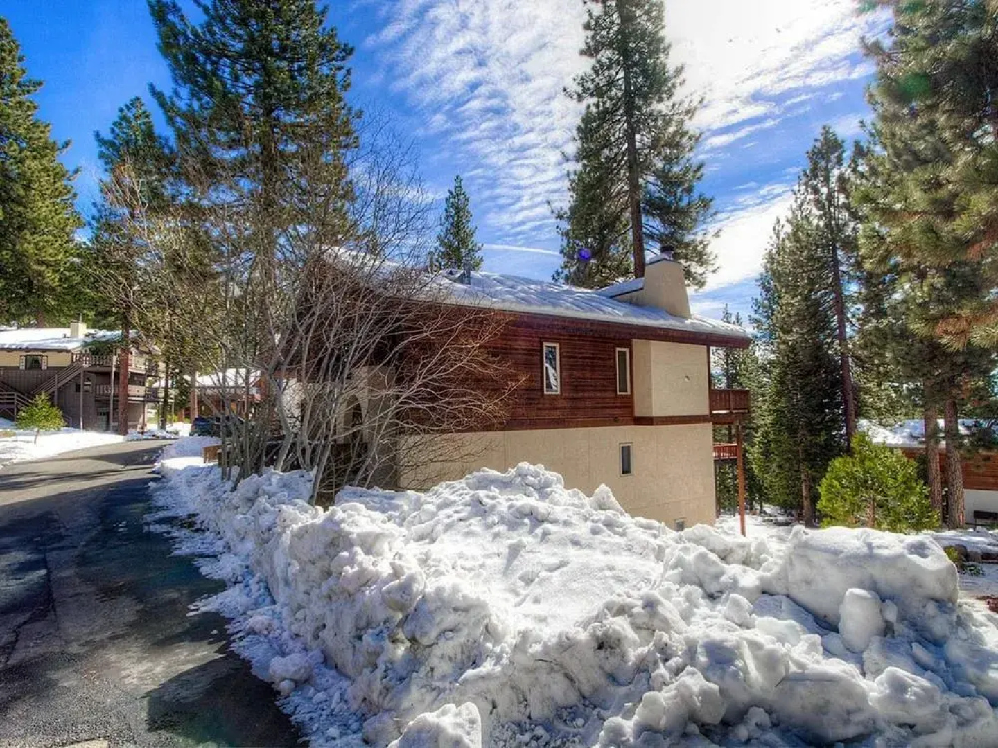 Luxurious Lower Tyrolian Village 3 Br chalet by RedAwning