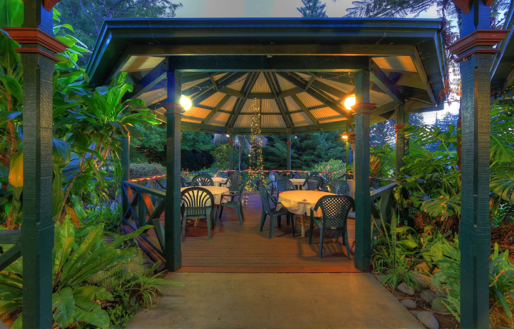 Paradise Hotel And Resort