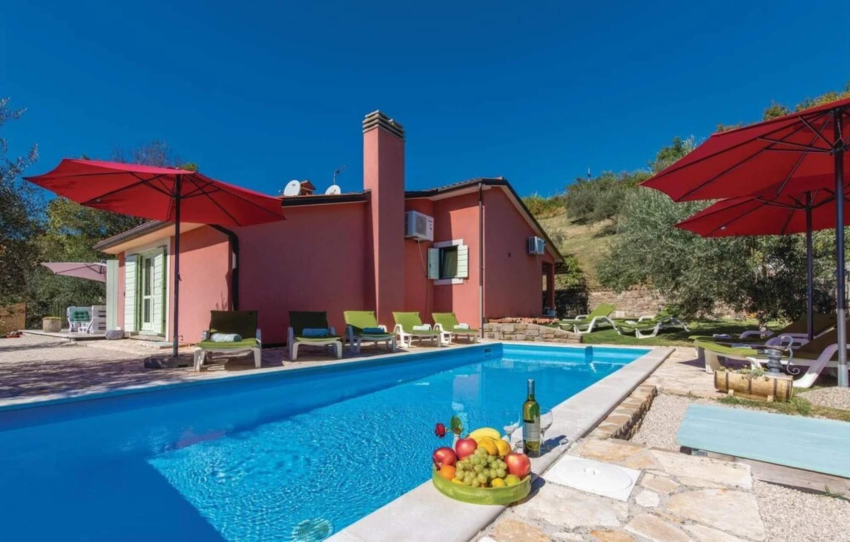 Beautiful Home in Buje With Wifi and 4 Bedrooms