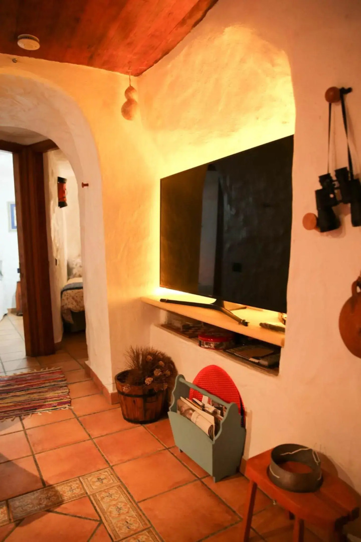 Silence's Cave Rural House