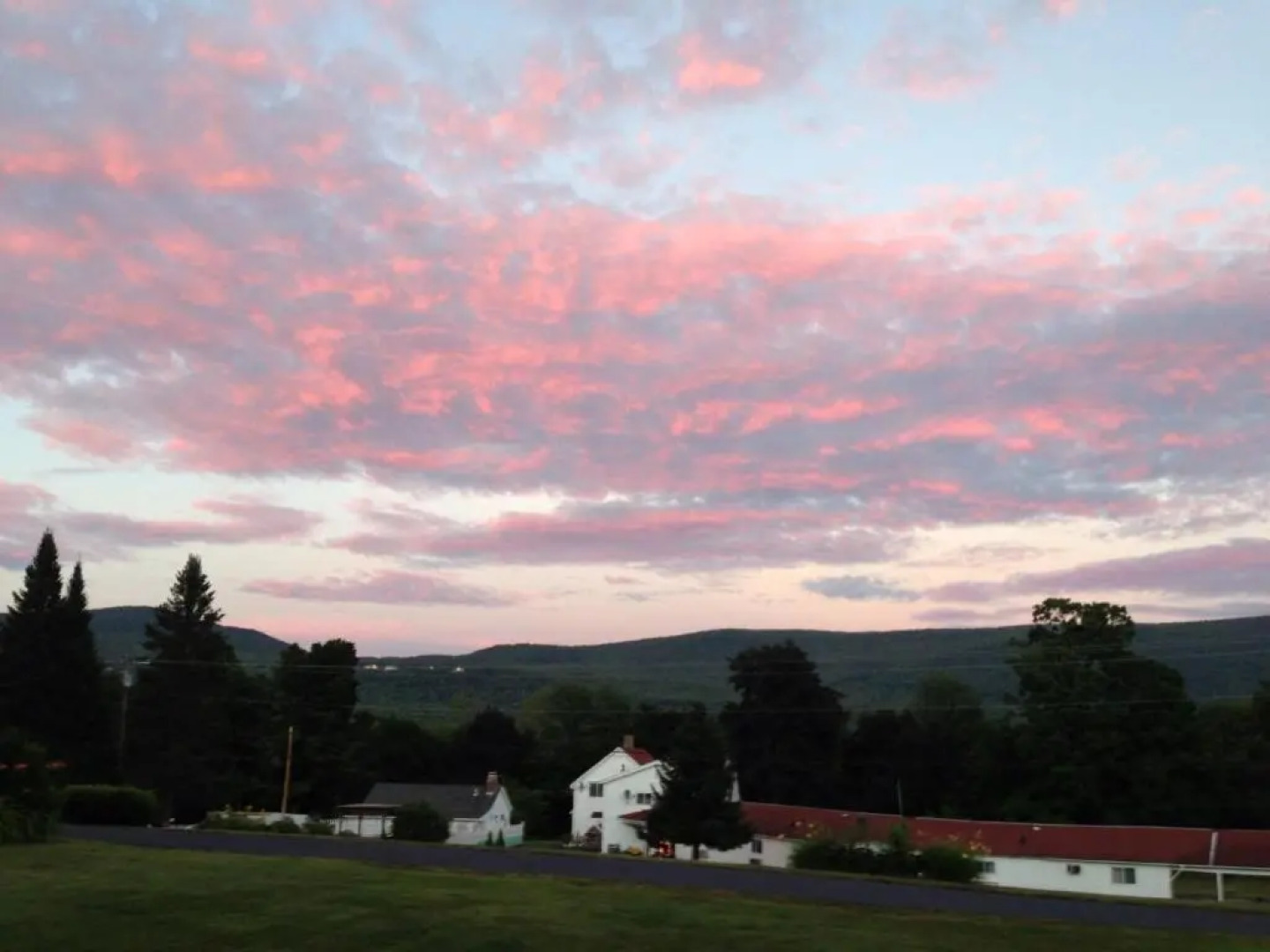 Four Winds Country Motel