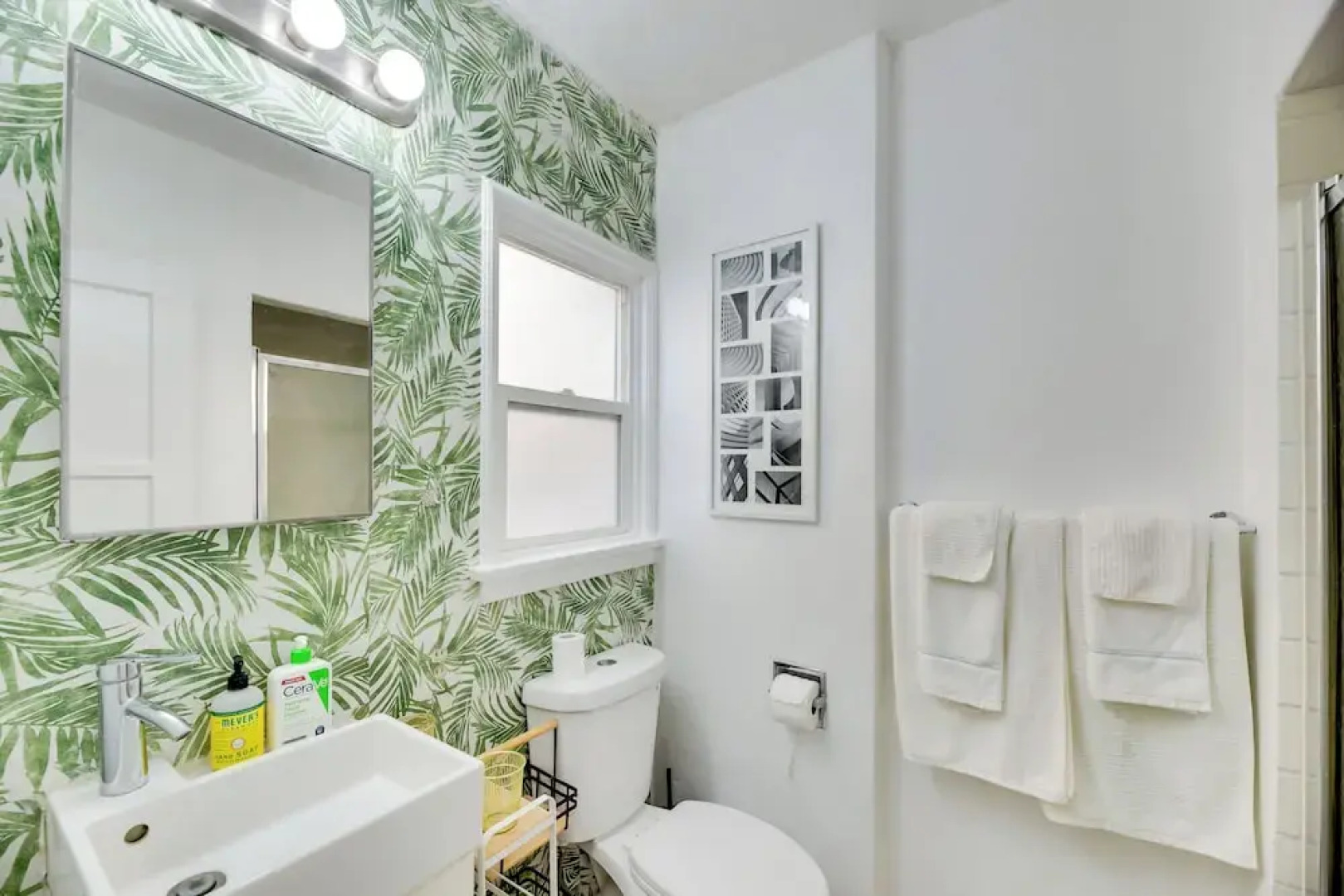 Walk to Sand & Surf - Bright Manhattan Beach Apt!