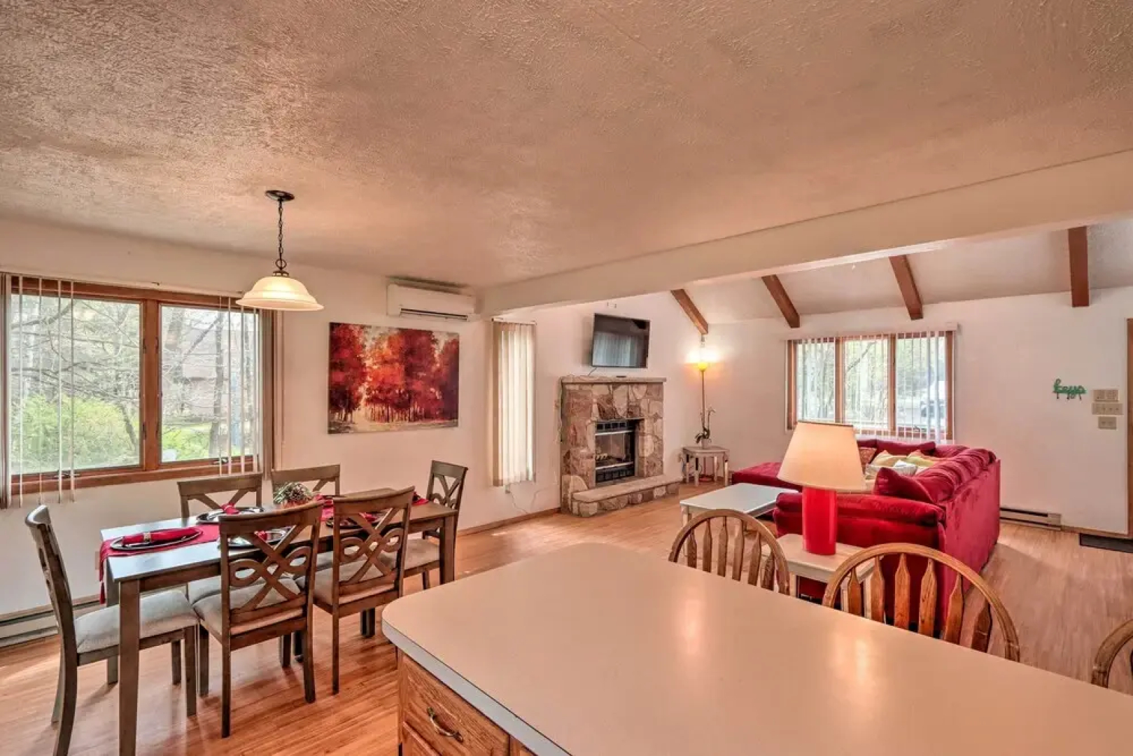 7 Mi to Big Boulder Mountain: Poconos Escape!